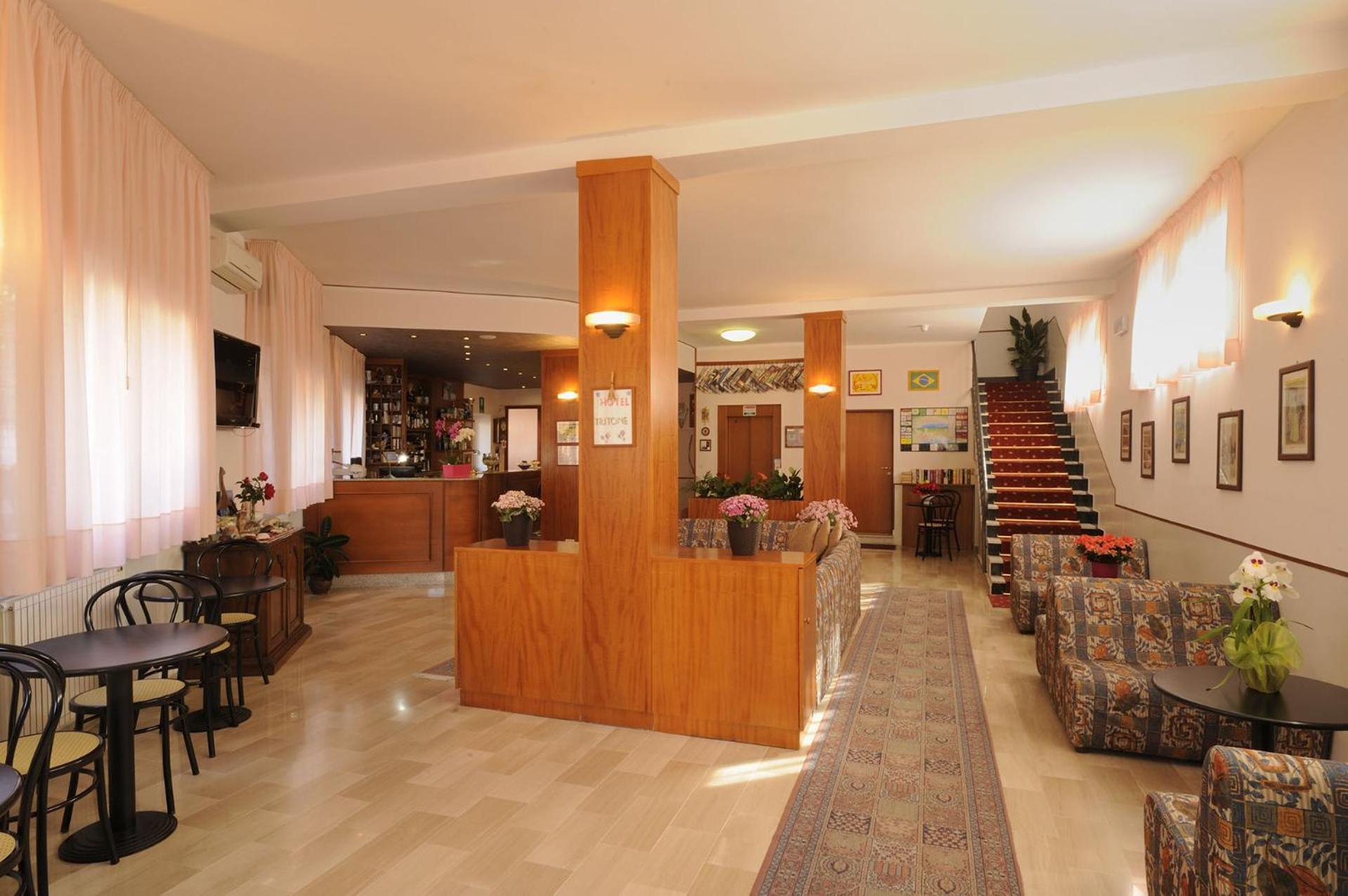 Hotel Tritone Laigueglia Εξωτερικό φωτογραφία