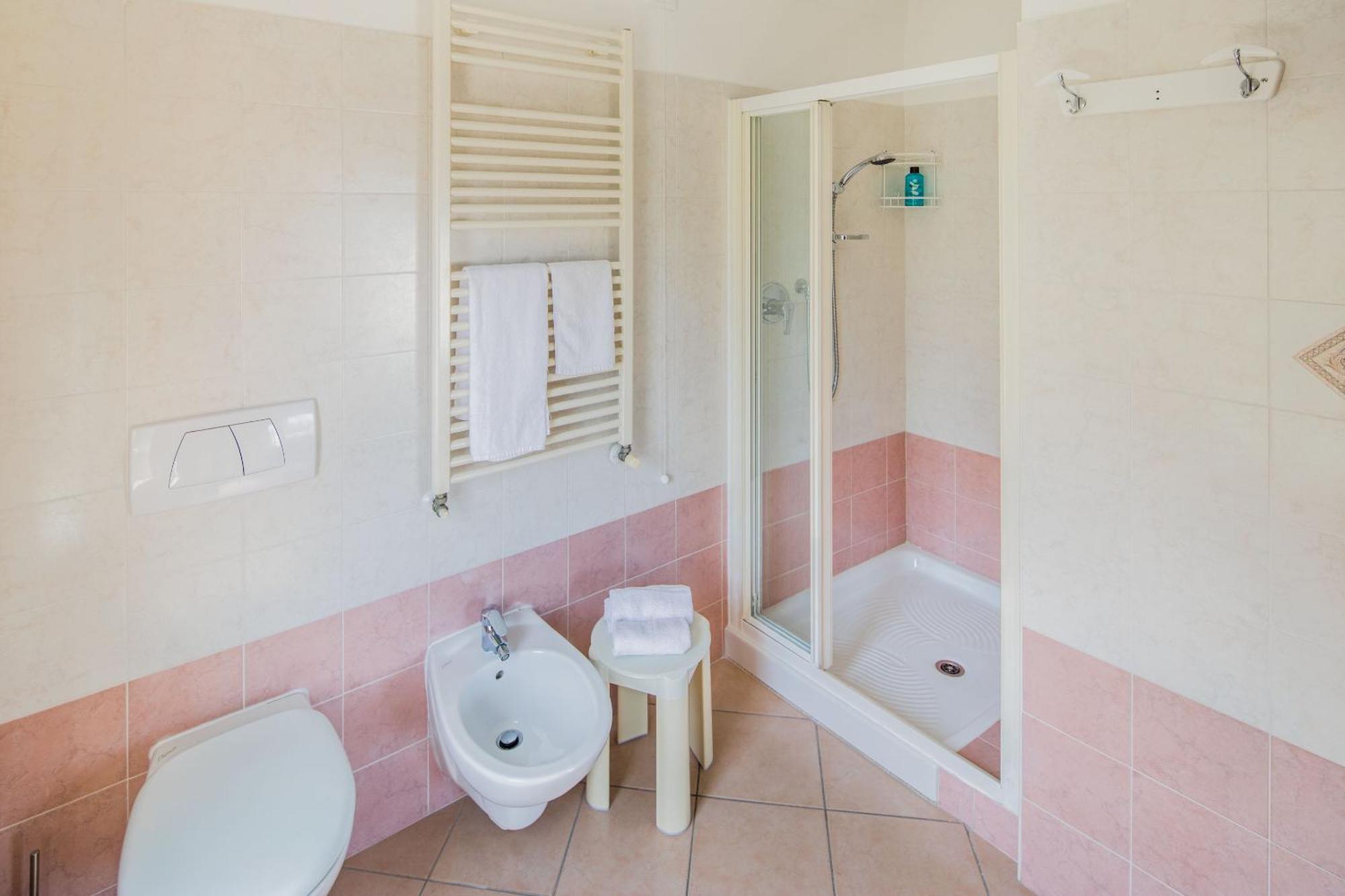 Hotel Tritone Laigueglia Εξωτερικό φωτογραφία