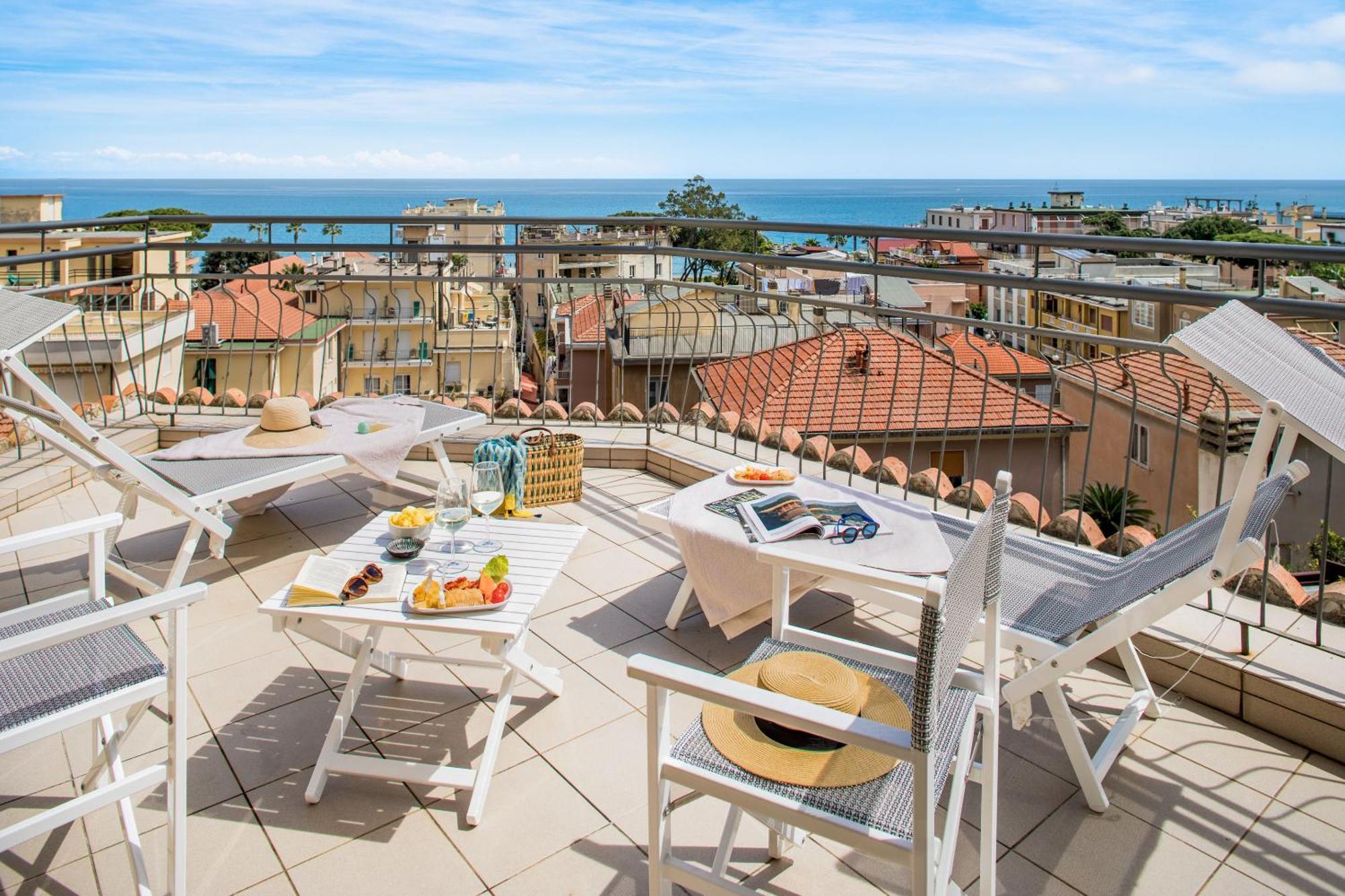 Hotel Tritone Laigueglia Εξωτερικό φωτογραφία