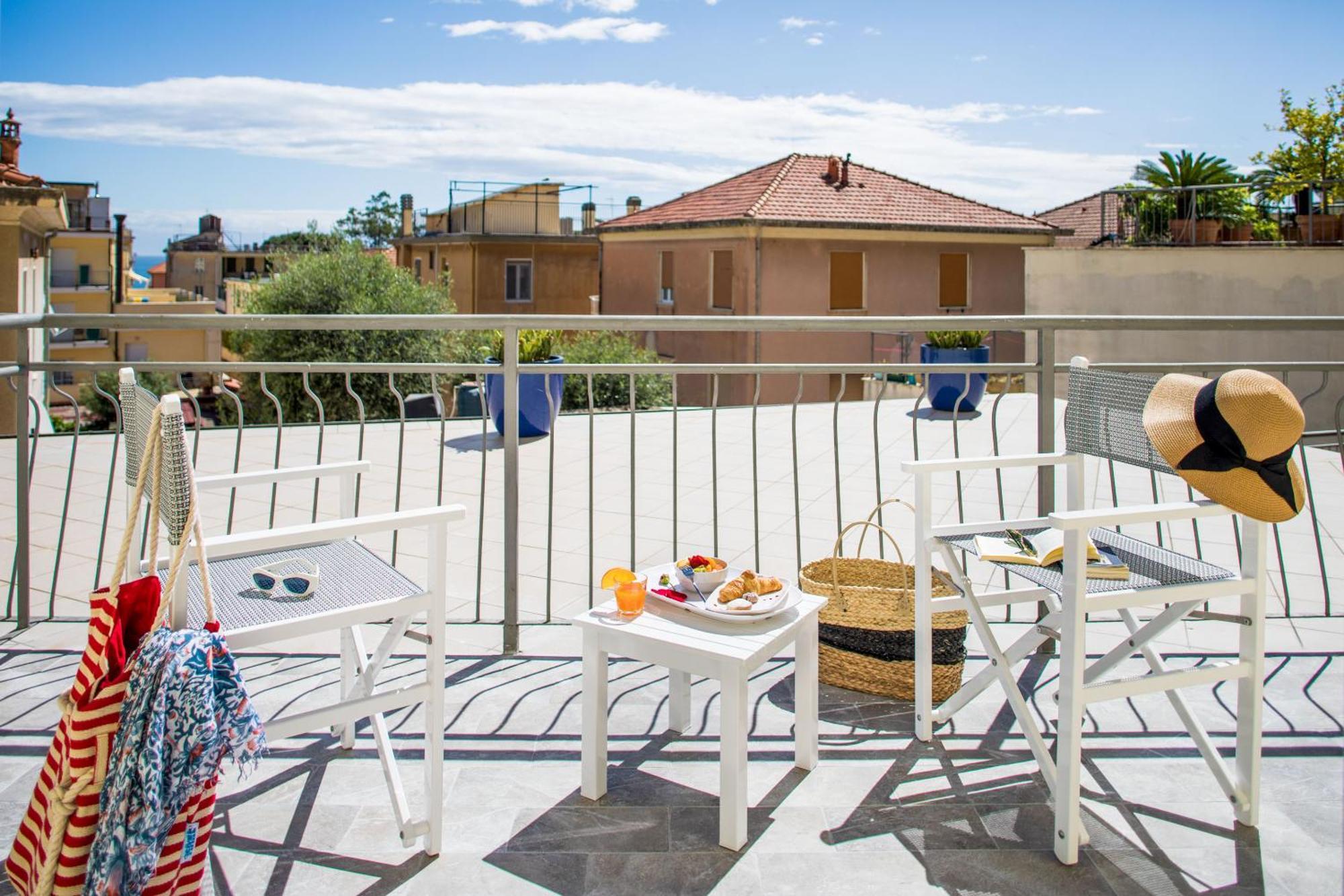 Hotel Tritone Laigueglia Εξωτερικό φωτογραφία