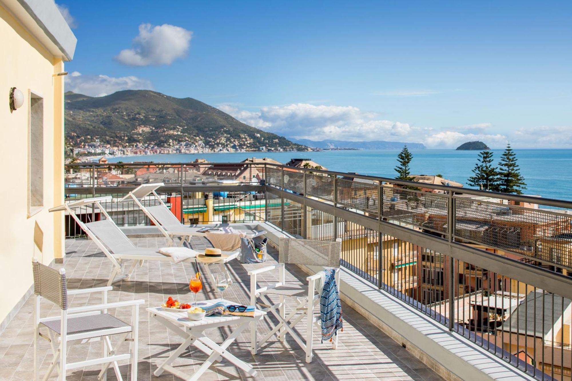 Hotel Tritone Laigueglia Εξωτερικό φωτογραφία