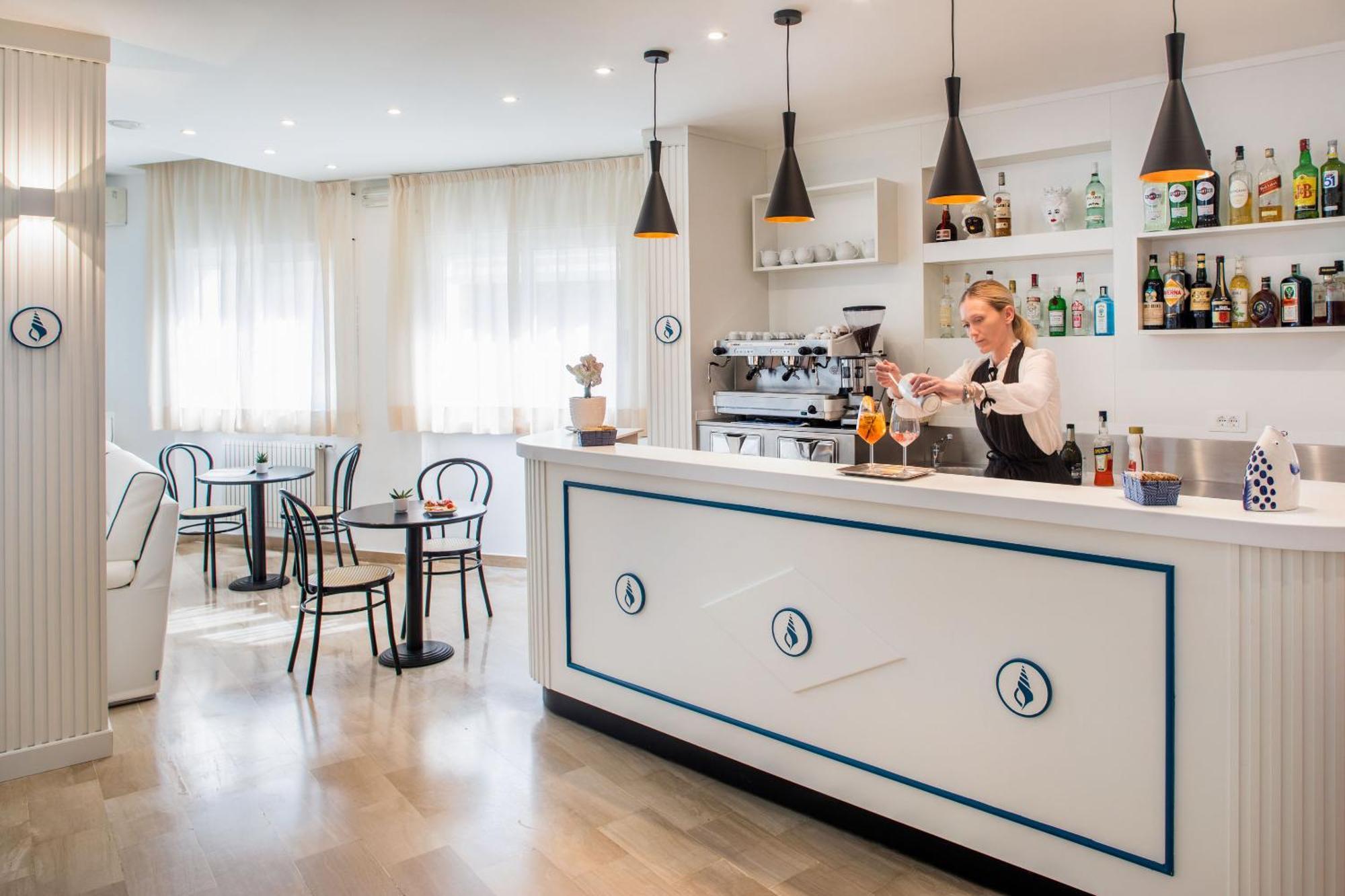 Hotel Tritone Laigueglia Εξωτερικό φωτογραφία