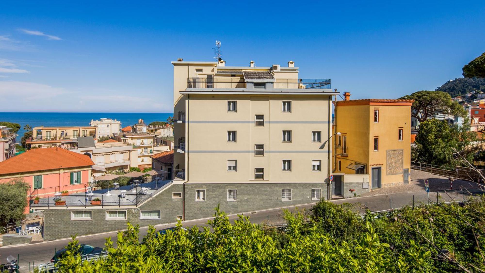 Hotel Tritone Laigueglia Εξωτερικό φωτογραφία