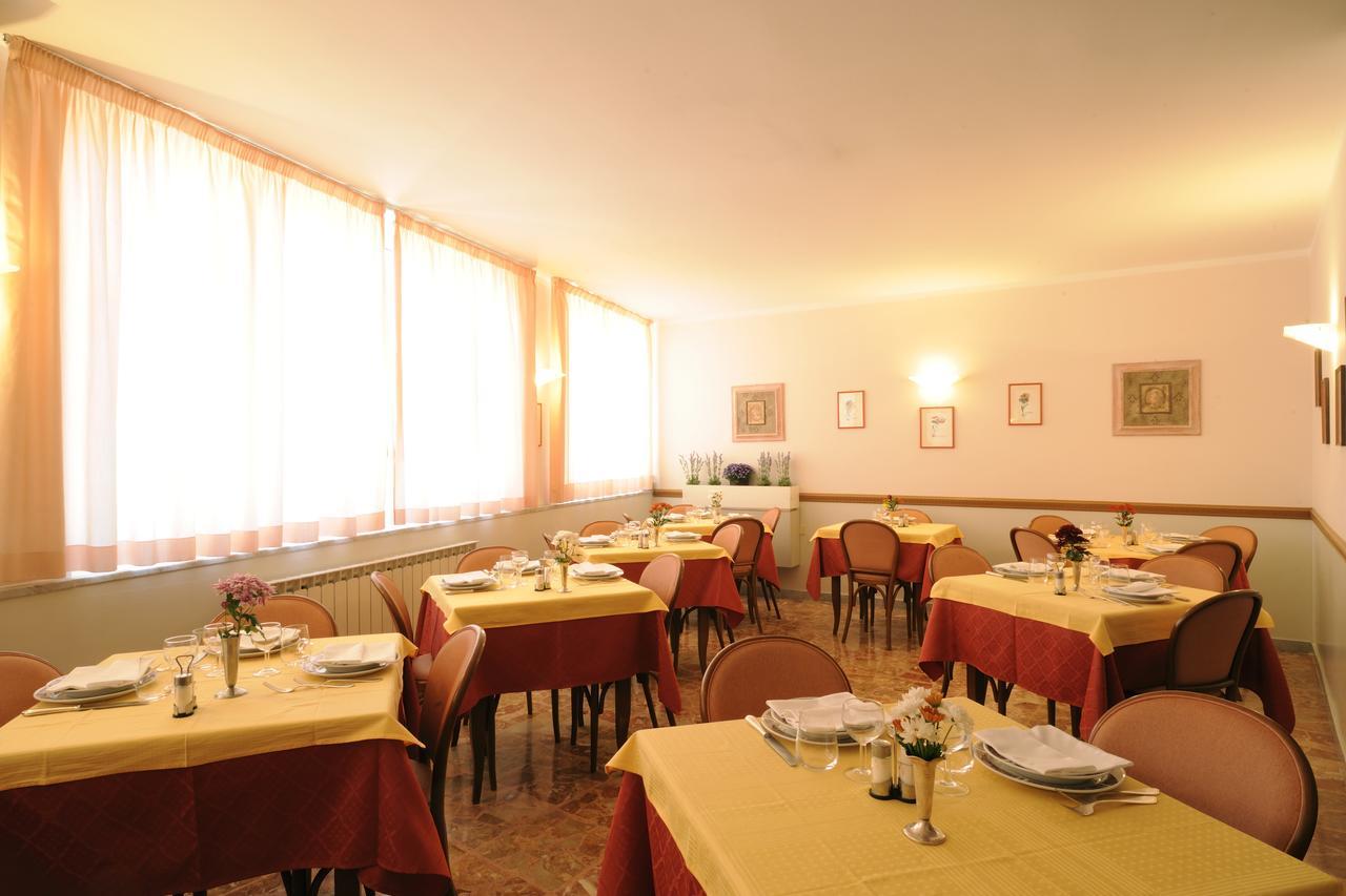 Hotel Tritone Laigueglia Εξωτερικό φωτογραφία