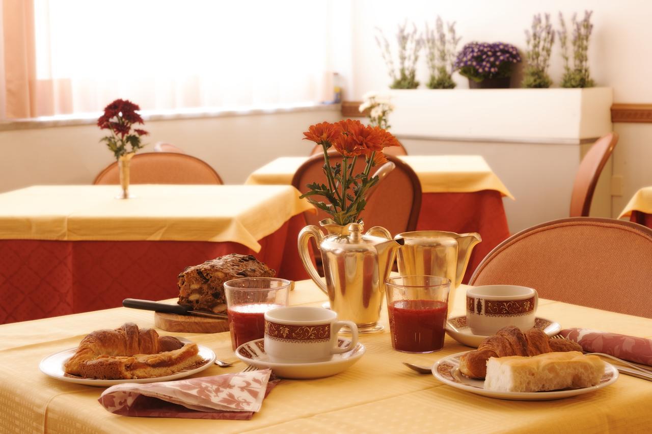 Hotel Tritone Laigueglia Εξωτερικό φωτογραφία