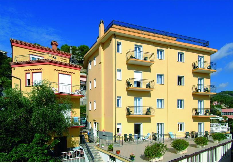 Hotel Tritone Laigueglia Εξωτερικό φωτογραφία