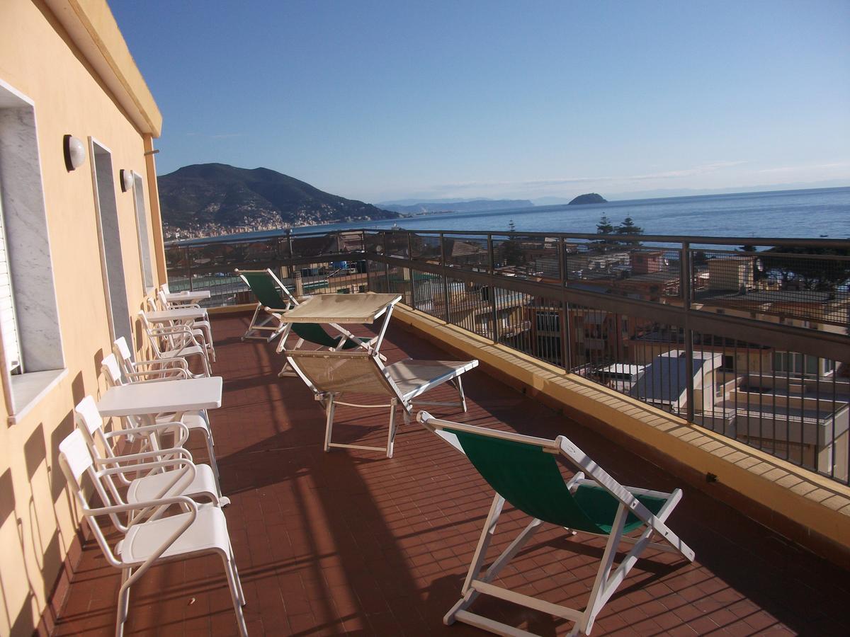 Hotel Tritone Laigueglia Εξωτερικό φωτογραφία